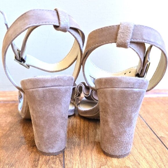 VINCE CAMUTO Carlista Taupe Tan Ruffled Pleated Block Sandal - Picture 3 of 6